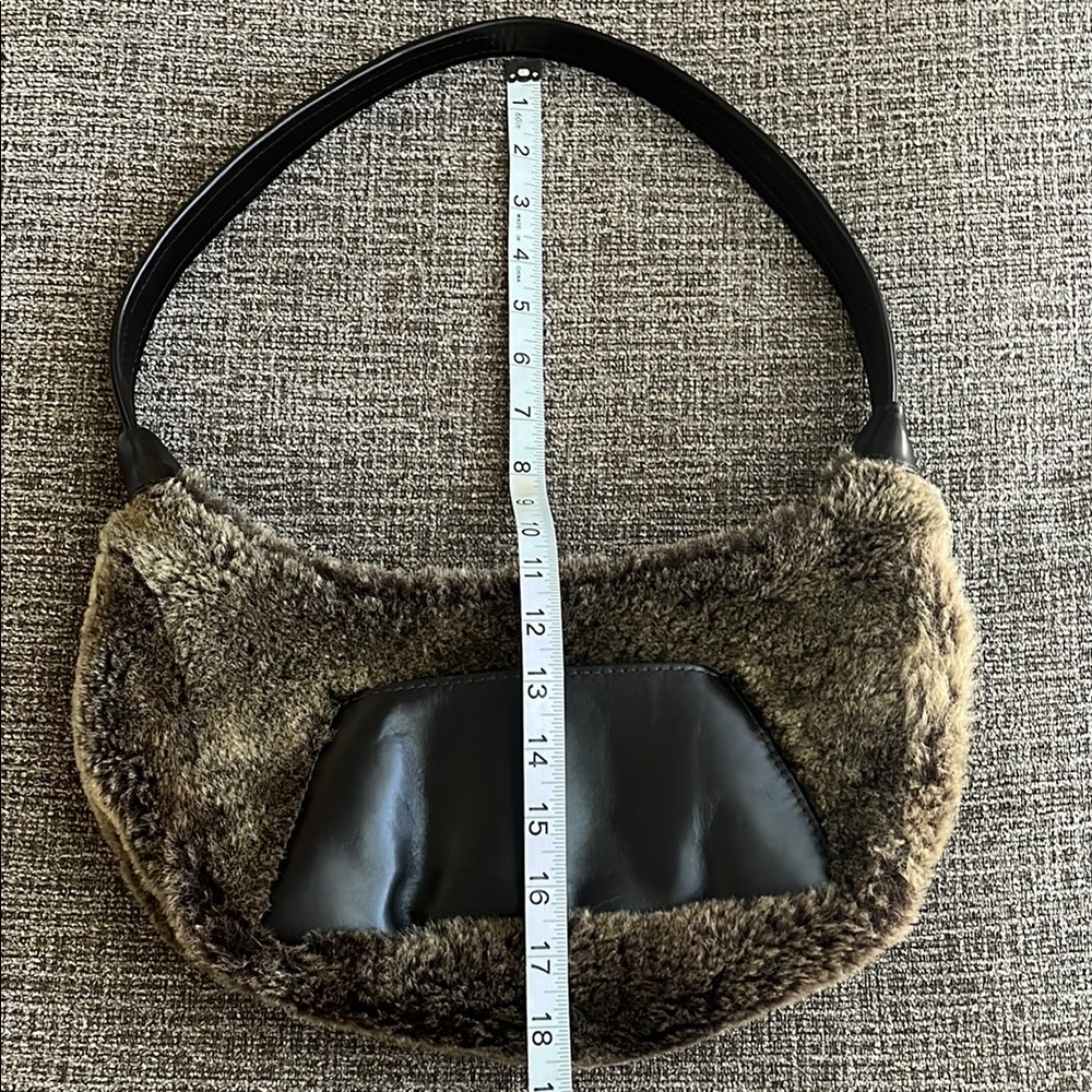 Overland Shoulder Bag - Picture 10 of 10